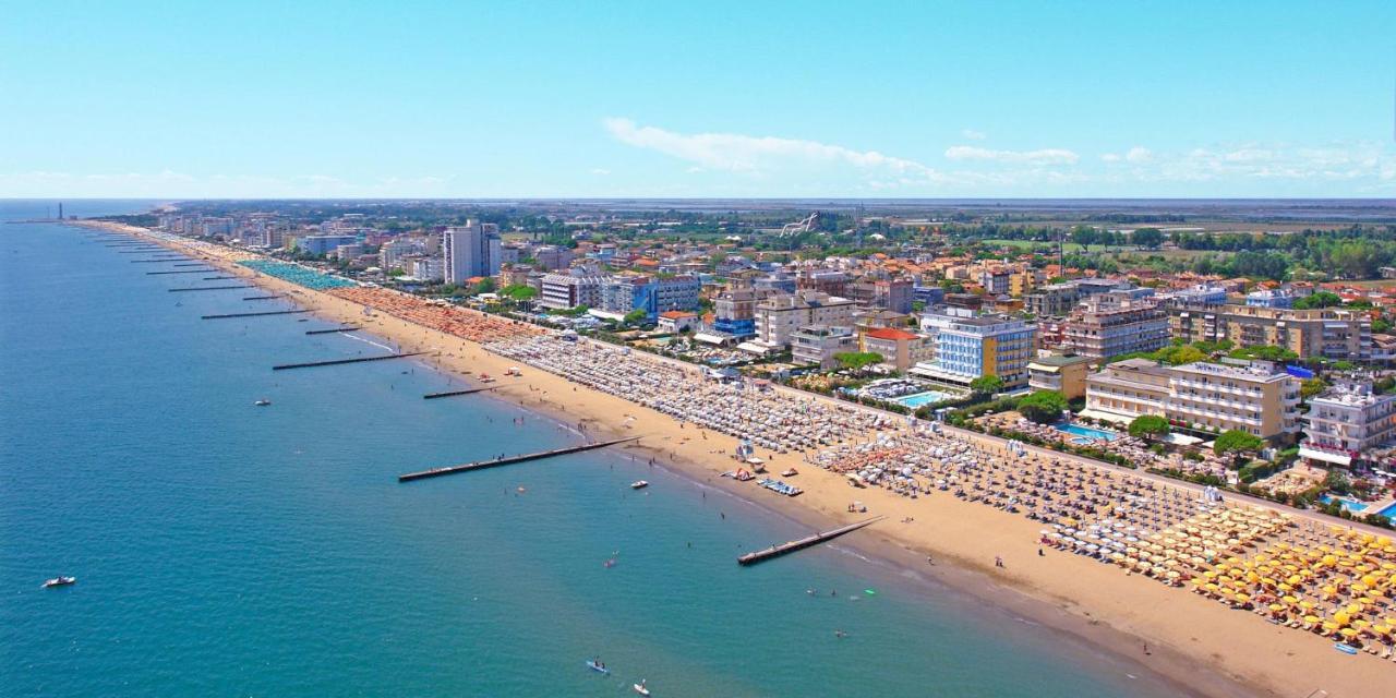 Appartamento Flaminia 30 metri dal mare Lido di Jesolo Bagian luar foto